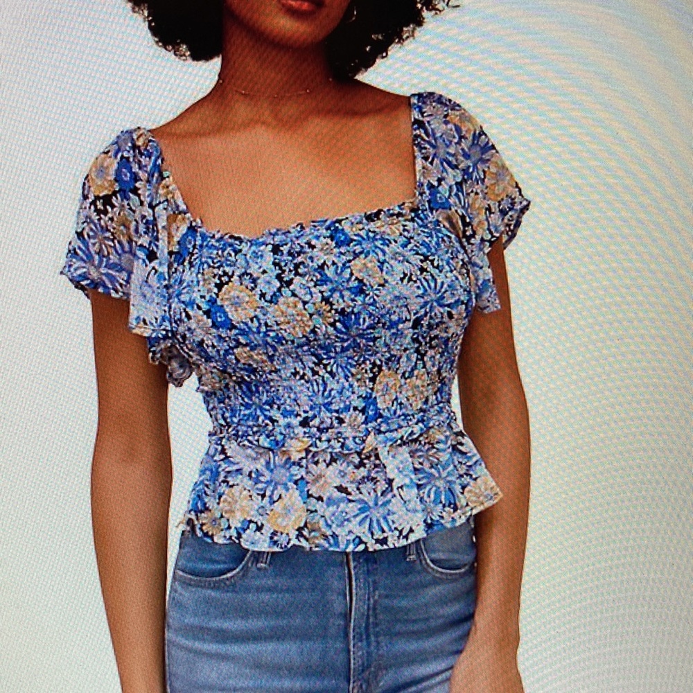 NWOT - ASTR THE LABEL January Floral-Print Flutter Sleeve Crop Top - Sz L